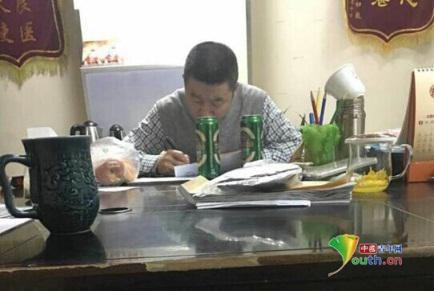 “不明身份人士”占领医院的同时，郭志勇与院长谈判