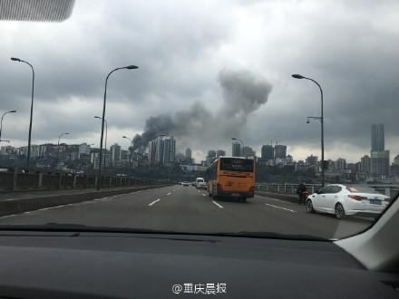 重庆观音岩一居民区发生火灾 火势较大(图)