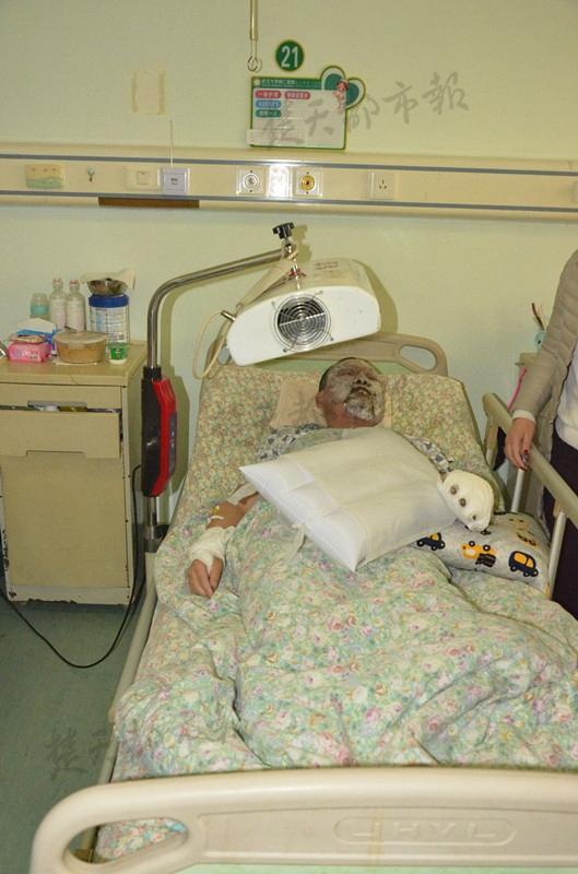 吴俊住院照片