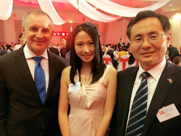 中国留澳学生主动归还银行20万 被当地政要接见