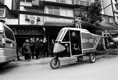 这个安了翅膀的三轮车其实是架直升机