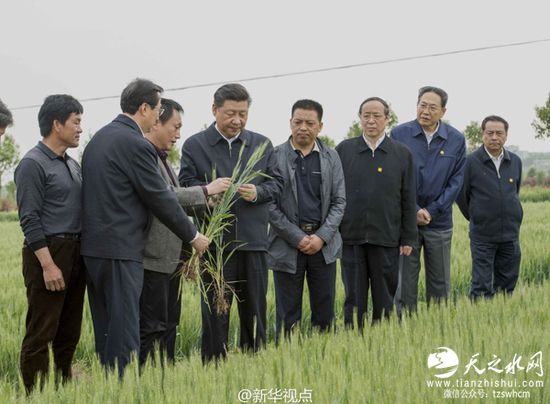 习近平前往小岗村考察 重温中国改革历程