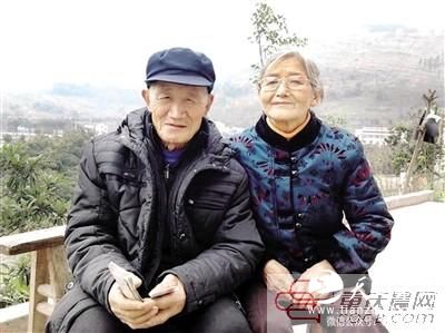 老人独守破败老屋24年等出走女儿回家(图)