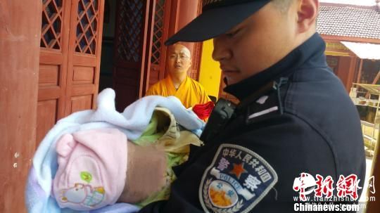 南京街头两天再现2名被弃女婴 警方正查找线索