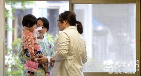 南京走失女童父亲涉遗弃罪被刑拘 母亲取保候审