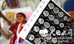 男孩被送殡仪馆发现未死 已能说能吃能动(图)