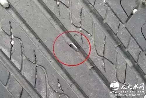 广深高速现“刀片阵” 一天内53辆车集体爆胎