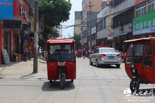 河南农民被误诊艾滋病10年 妻离子散生活困苦
