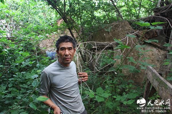 河南农民被误诊艾滋病10年 妻离子散生活困苦