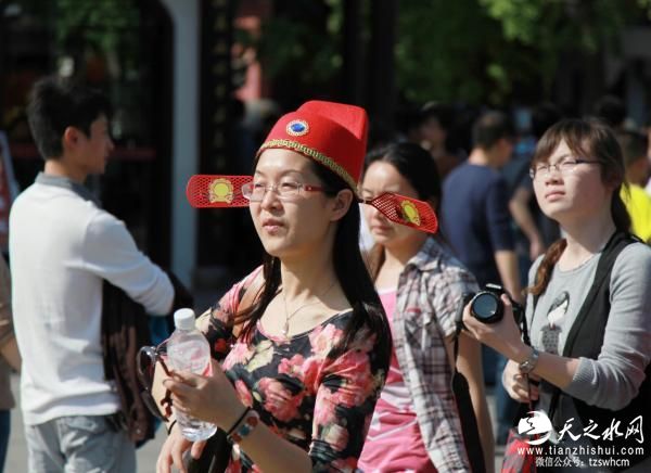 高考状元调查：女生人数反超男生 9成选清华北大