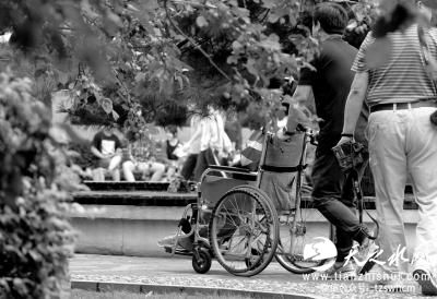 特殊考生单独设考场 脑瘫考生考试时间延长30%