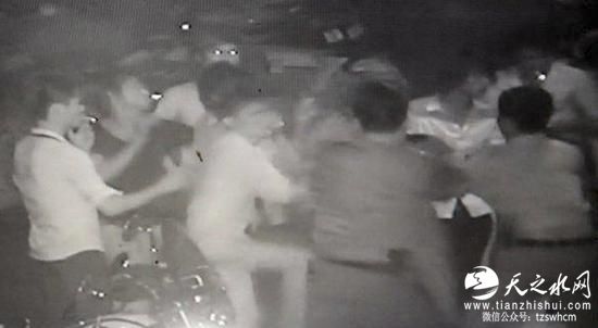 宁夏多人袭警叫嚣打的就是警察 警方：执法无过错