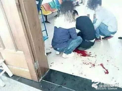 昆明高校男生遭室友刺杀 其父见完遗体神志不清