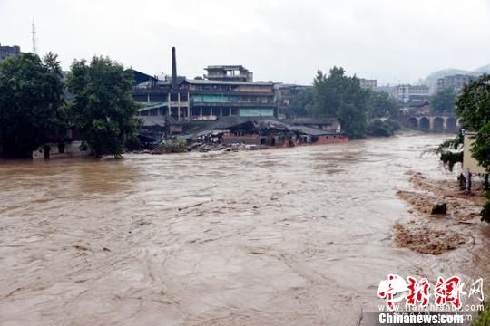 永宁河河水大涨。 苏忠国 摄 苏忠国 摄