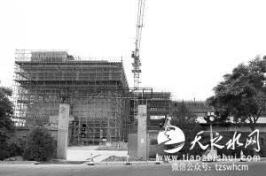 甘肃一学校未建成就划片招生 家长质疑：能入学吗