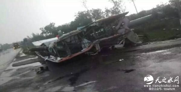 江苏阜宁射阳等地突遭12级大风冰雹袭击 