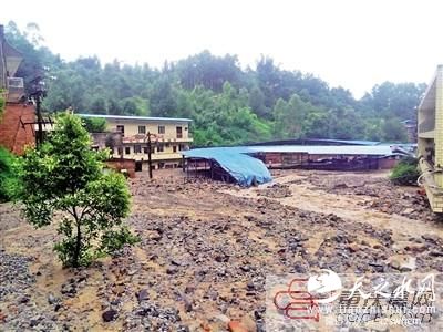 暴雨致重庆多地受灾 永川两人遇难