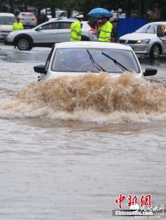 江西发布洪水红色预警 修河水位接近历史最高值