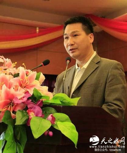 官员贪污160万包养情妇 妻子月薪3000筹钱退赃