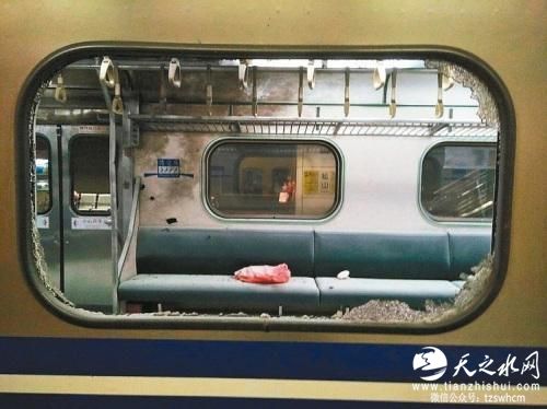 台铁爆炸已锁定可疑男子现场混乱有人满脚是血