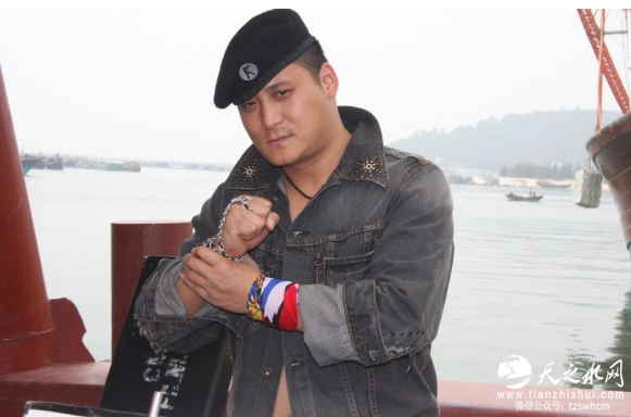 QXT)R~J2Y44X$8(R`S~EVYB