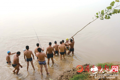 山东菏泽一救援队今夏已在黄河捞起21名溺亡者