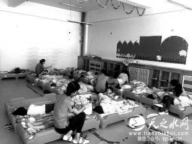 陕西一幼儿园疑遭开发商断电 孩子高温中上课