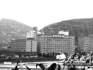 公安局长遭19名下属举报：强行卖酒 集资盖酒店