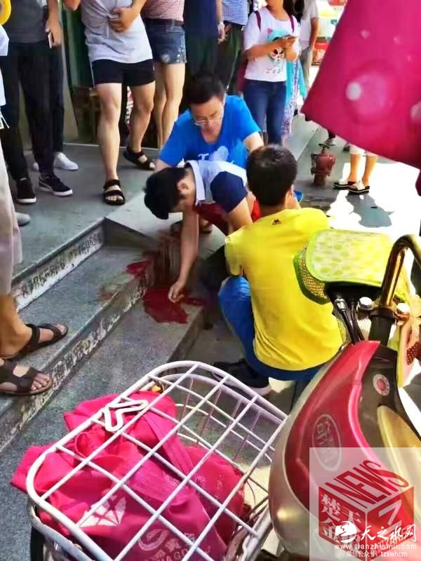 武汉一电脑城发生持刀伤人事件 两人当场死亡