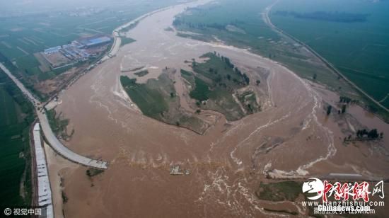 资料图 航拍河北省南和县南澧河洪水险情。 视觉中国