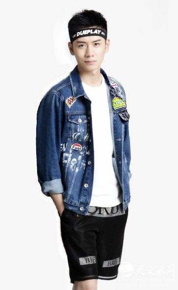 杨霖曹天定妆照