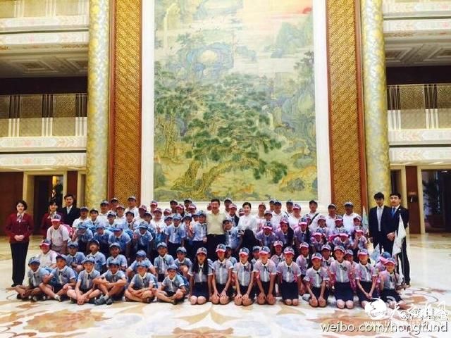 鸿基金连续四年举办萤火虫夏令营：为贫困留守儿童打开世界的另一扇窗