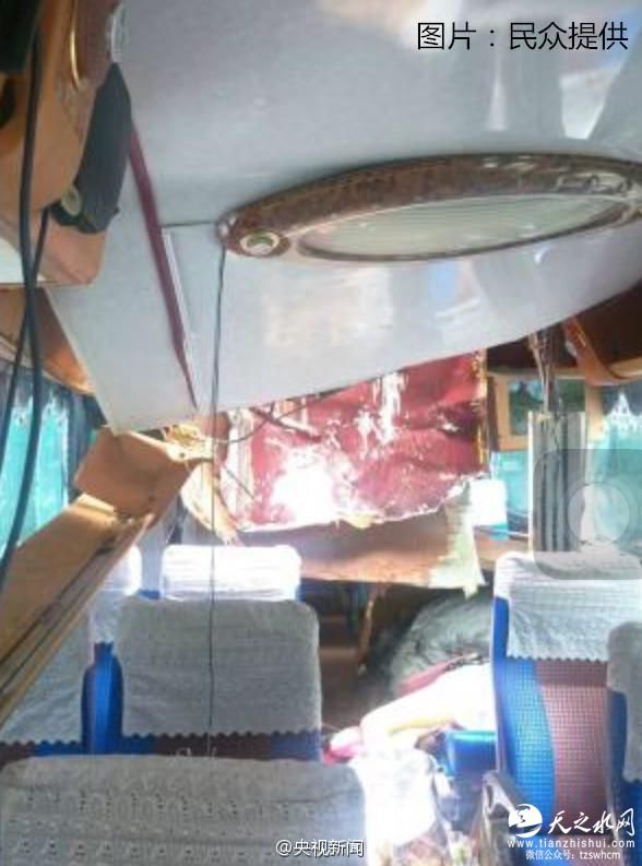 台湾公路落石砸游览车 致1名游客死亡3人受伤