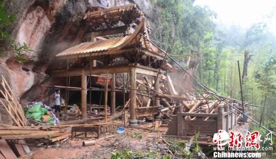 四川一景区建筑因暴雨遭损毁 7名游客成功疏散