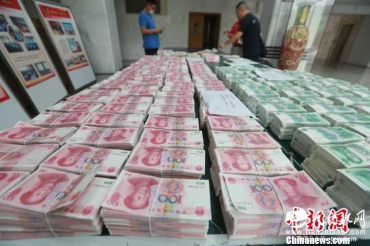 广东警方“妮妲”行动横扫五个制假币窝点