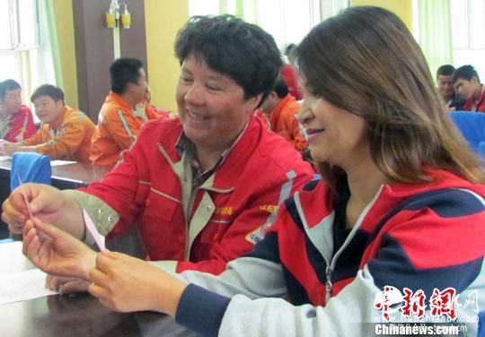 新疆“熊猫大侠”无偿献血十余年无怨无悔