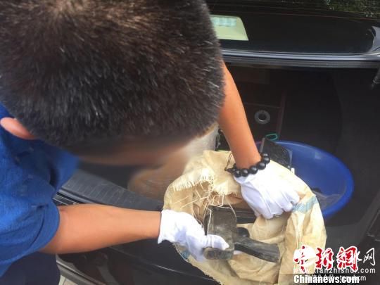 广西侦破一起特大团伙武装贩毒案毒贩跳江逃窜被擒