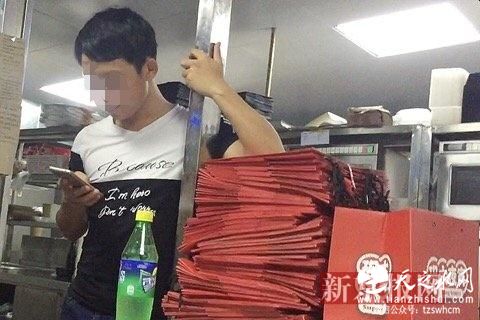 北京16家外卖餐厅卖过期菜品 且多家共用同一地址