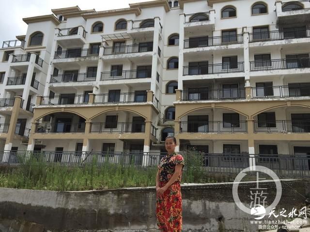 重庆女子湖北买房避暑 遭遇烂尾独享一楼一人