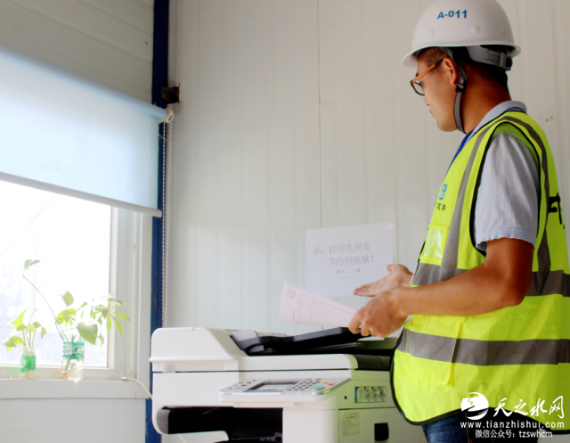 J~{F@[Z(~L4X(DCXU4F_8AY