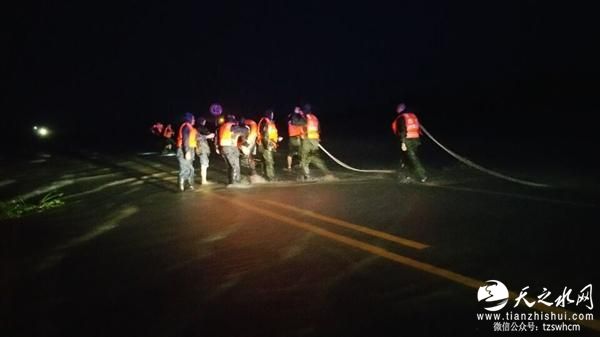 海南8名村民被洪水围困 3名边防战士救援被冲走