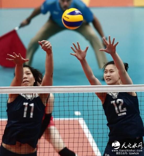 中国女排3比1力克荷兰 时隔12年重返奥运会决赛