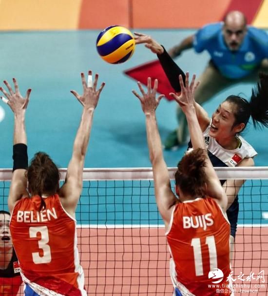 中国女排3比1力克荷兰 时隔12年重返奥运会决赛