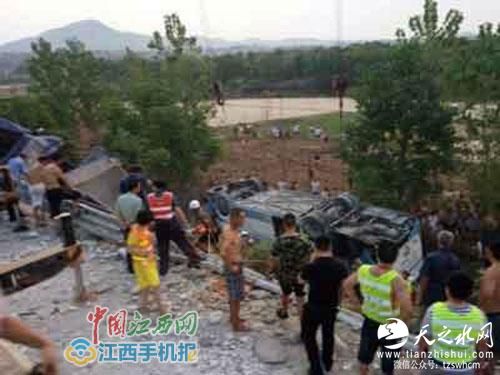 杭瑞高速江西境内追尾事故进展：乘客名单公布 