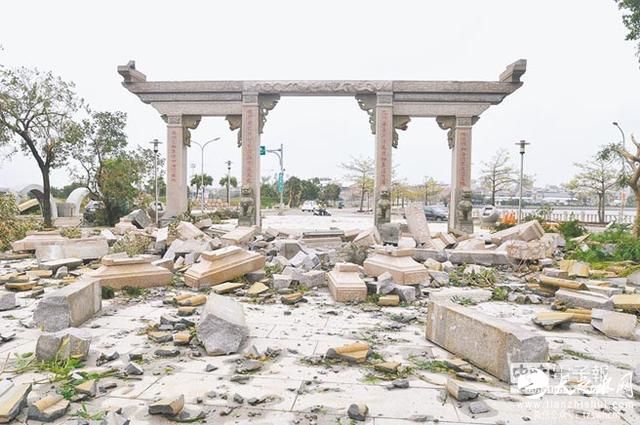 “莫兰蒂”携17级强风“轰炸”金门 房屋摇晃如地震