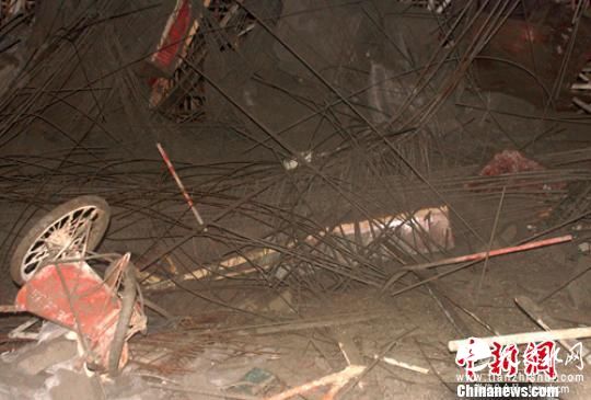 四川罗江一工地发生垮塌 7名工人被埋