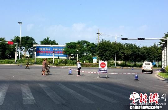 广西北海一硫酸槽罐车侧翻泄漏多部门紧急处置