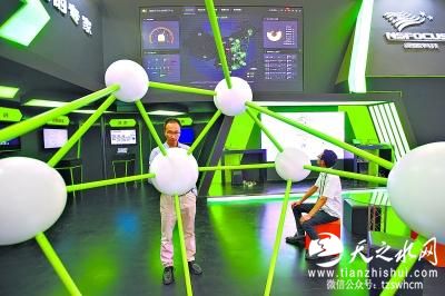 记者探访博览会“四大最” “刷脸”精细到能区分双胞胎