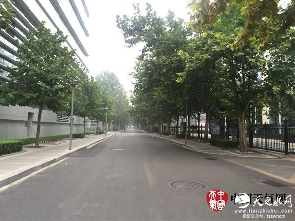 北京今晨雾霾笼罩能见度低 27日北风来驱霾