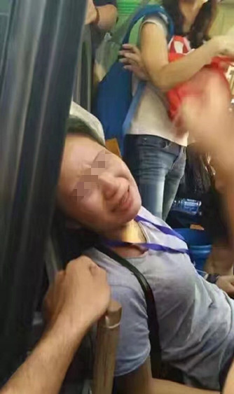 湖北女导游与游客起争执受伤 打人者自称官员妹妹